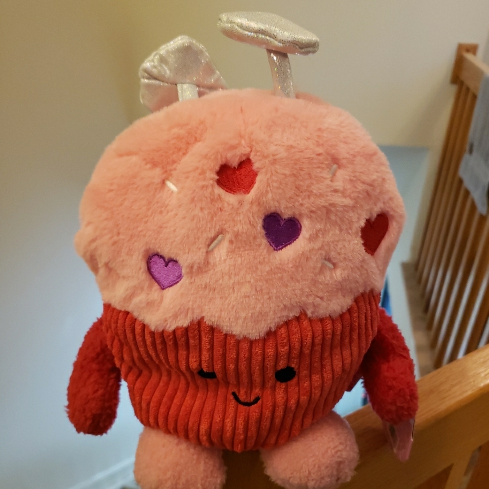 NWT Bum Bumz Cramer the Valentine's Cupcake